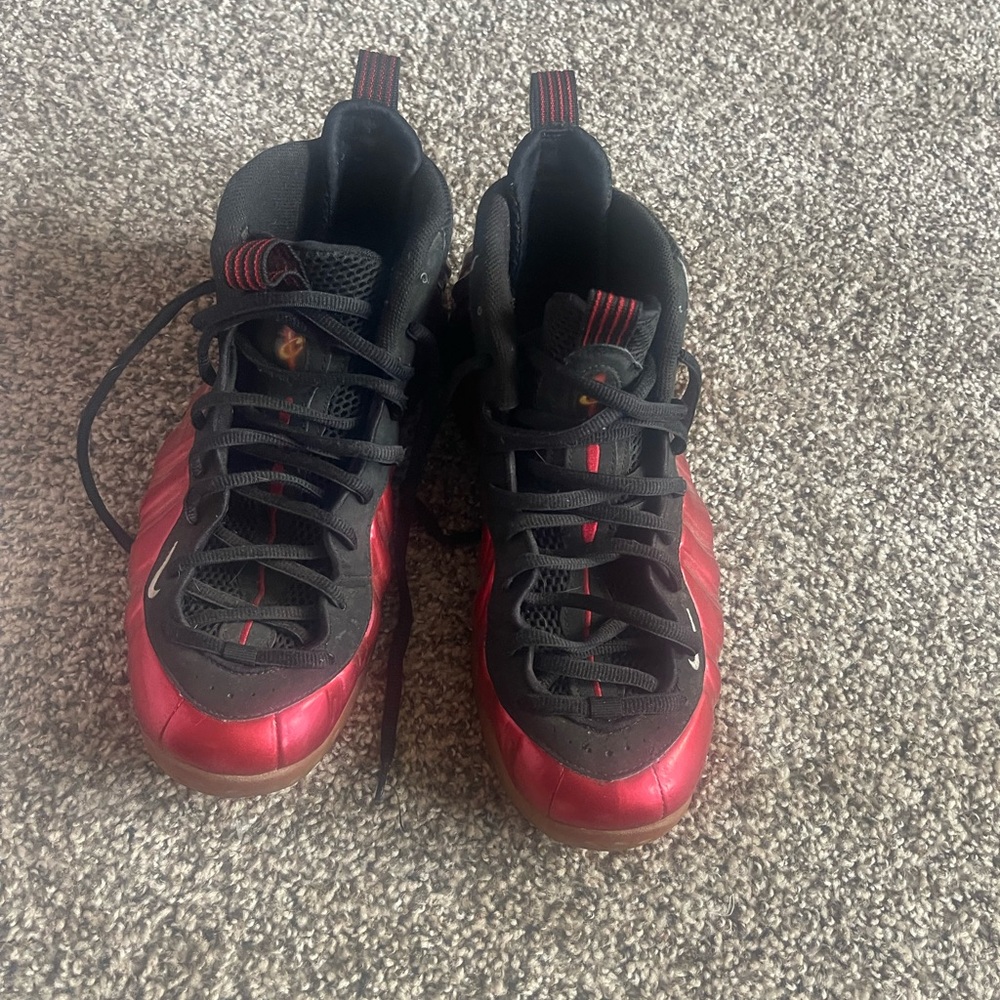 Men’s Nike Foamposite sneakers size 11 red and black - Picture 2 of 11
